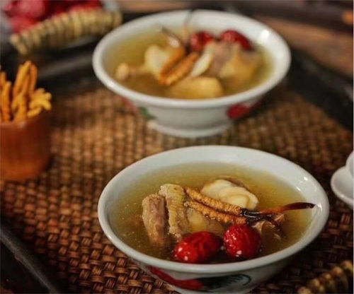 哪三類人不能吃冬蟲夏草？什么原因？