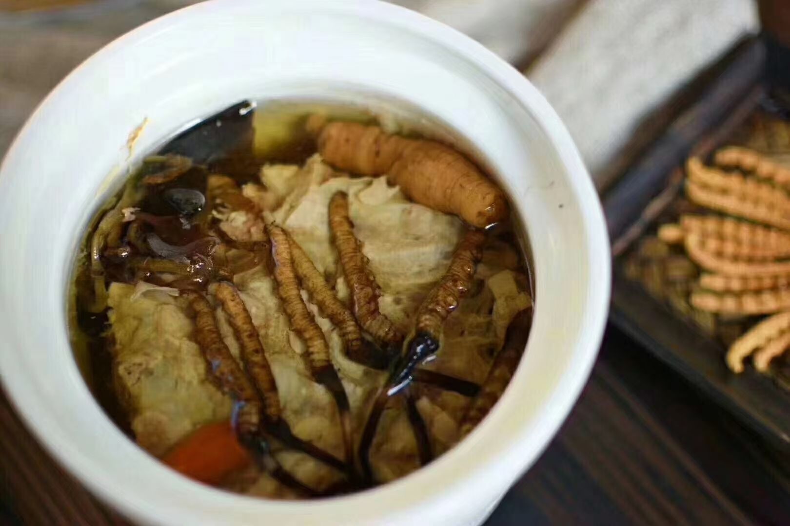 冬蟲夏草怎么食用?