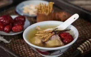 冬蟲夏草燉鮮筍:鮮香滋補的養(yǎng)生佳肴